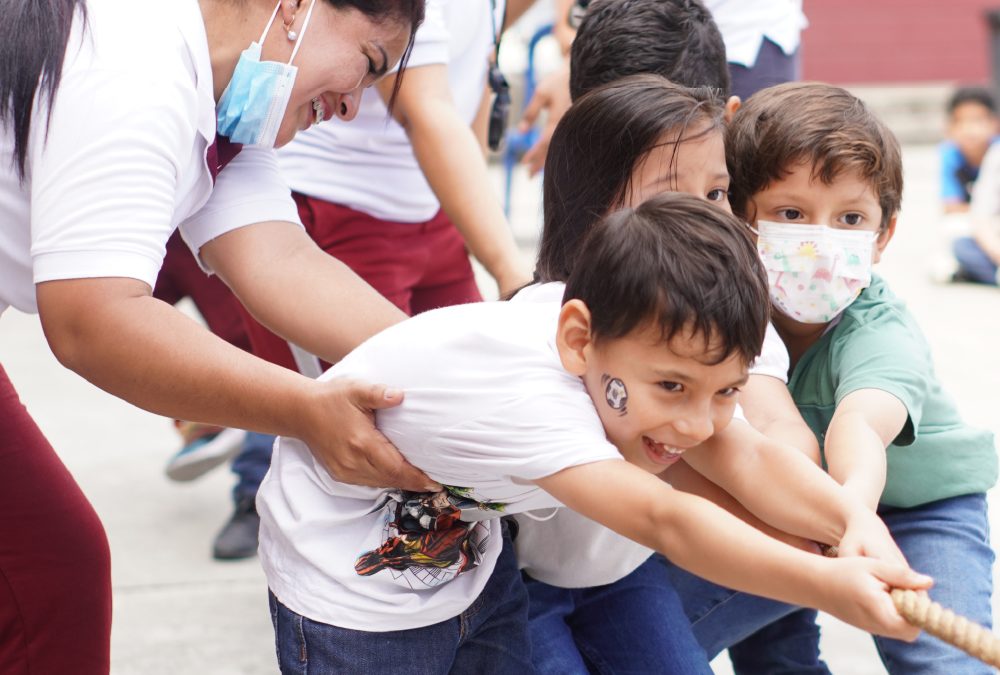 Homenaje a los niños y estudiantes