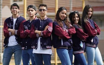 Entrega formal de chompas UEM